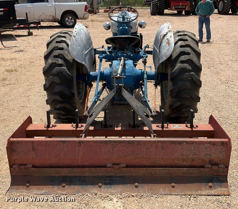 image for item DG4411 Ford 4000 tractor
