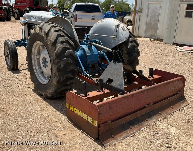 image for item DG4411 Ford 4000 tractor