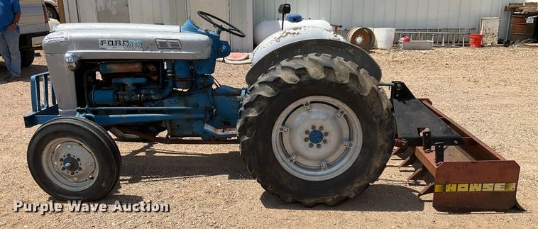 image for item DG4411 Ford 4000 tractor