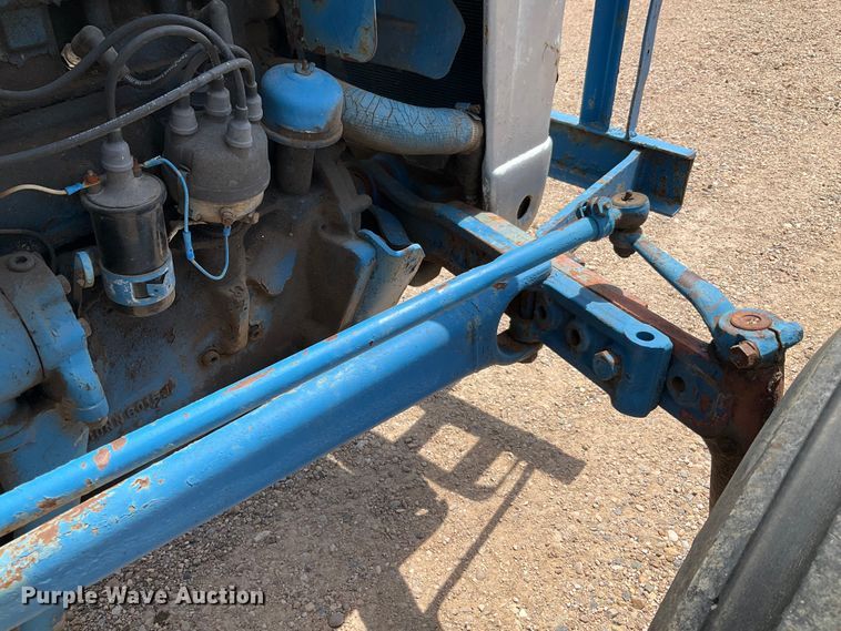 image for item DG4411 Ford 4000 tractor