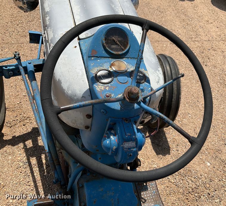 image for item DG4411 Ford 4000 tractor