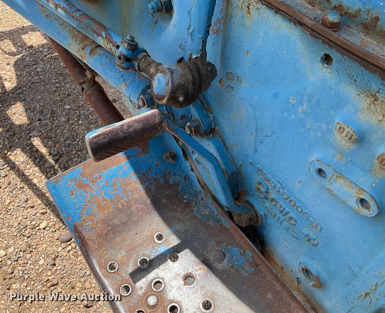 image for item DG4411 Ford 4000 tractor
