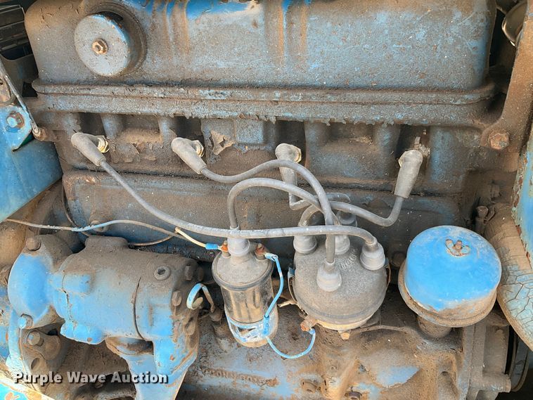 image for item DG4411 Ford 4000 tractor