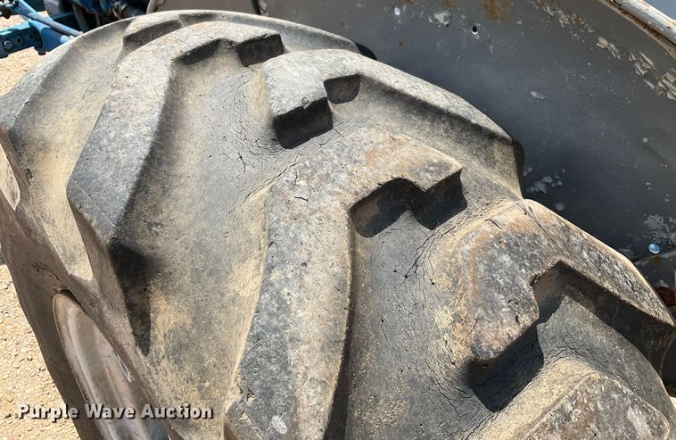 image for item DG4411 Ford 4000 tractor