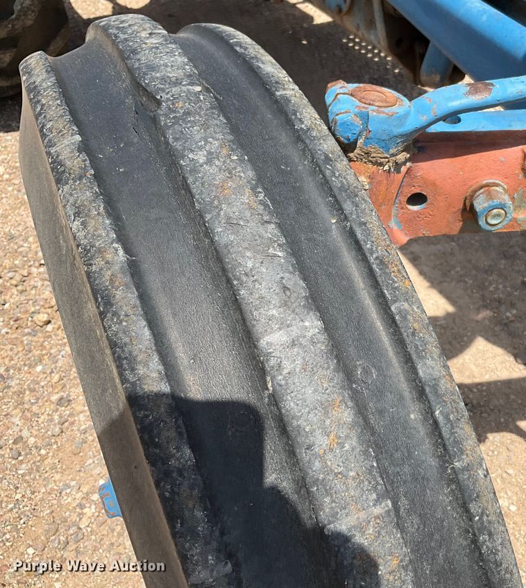 image for item DG4411 Ford 4000 tractor