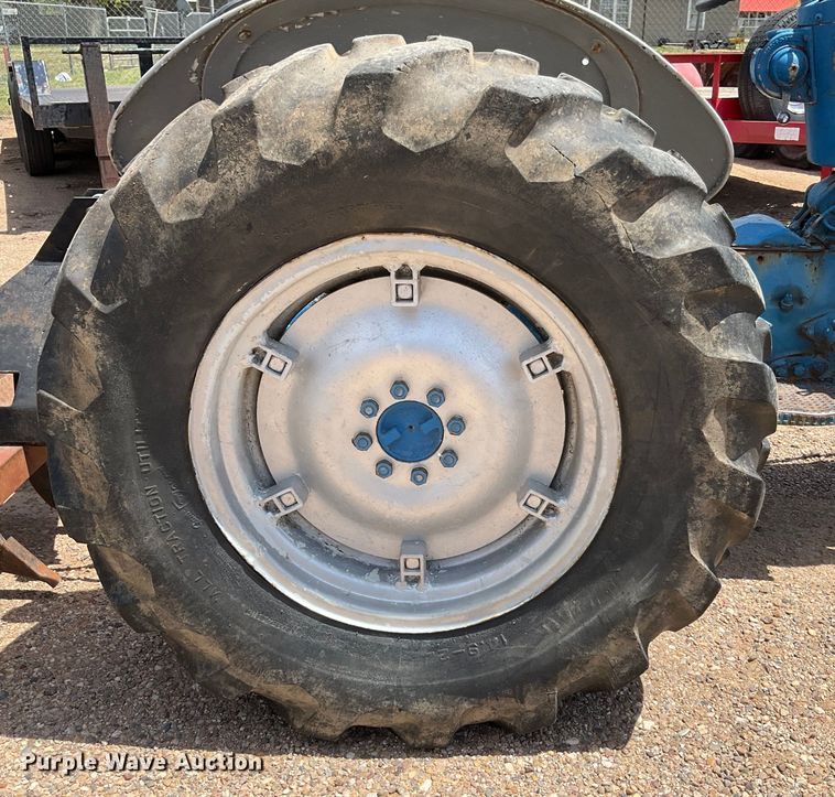 image for item DG4411 Ford 4000 tractor