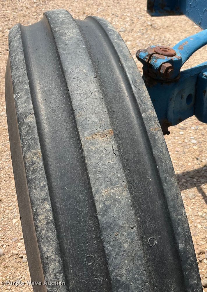 image for item DG4411 Ford 4000 tractor