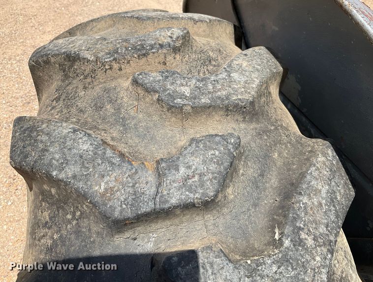 image for item DG4411 Ford 4000 tractor