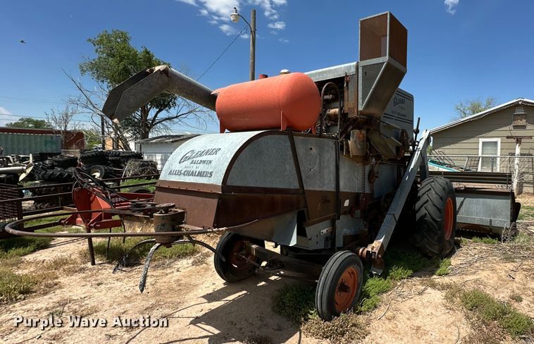 image for item DG4412 Allis-Chalmers Gleaner Baldwin combine