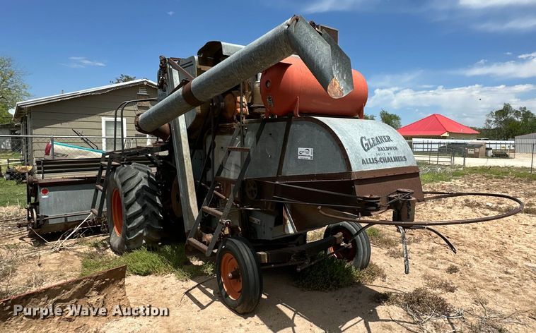 image for item DG4412 Allis-Chalmers Gleaner Baldwin combine