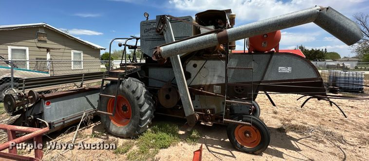 image for item DG4412 Allis-Chalmers Gleaner Baldwin combine