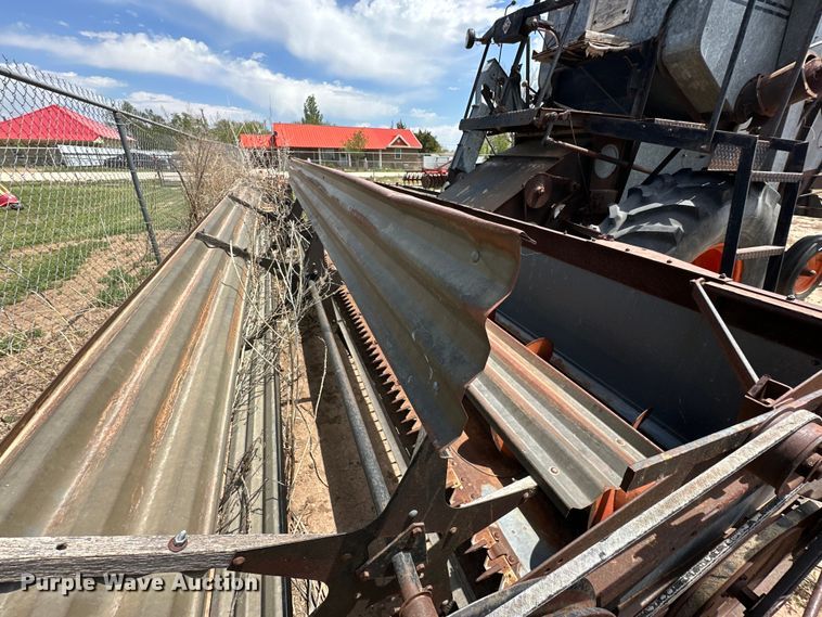 image for item DG4412 Allis-Chalmers Gleaner Baldwin combine