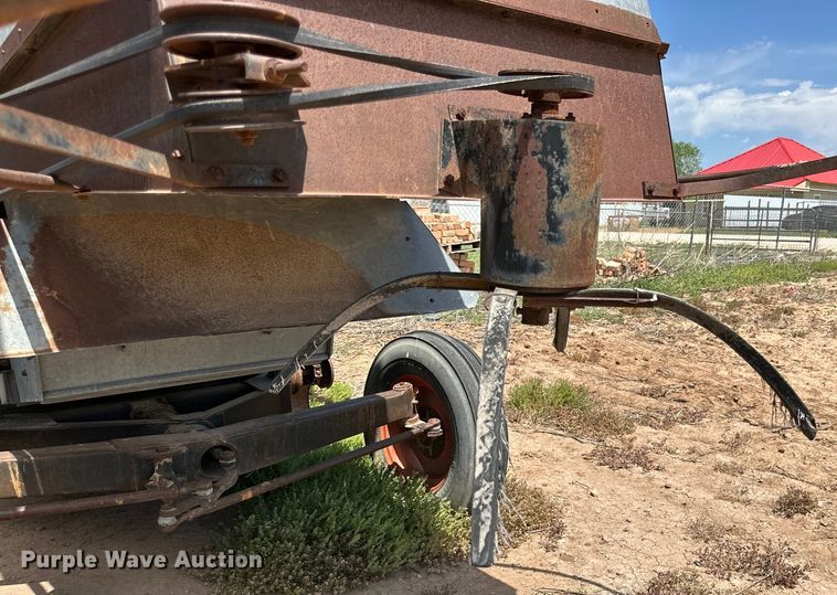 image for item DG4412 Allis-Chalmers Gleaner Baldwin combine