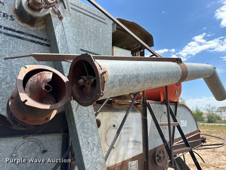 image for item DG4412 Allis-Chalmers Gleaner Baldwin combine