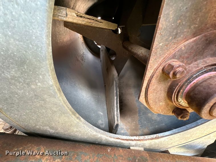 image for item DG4412 Allis-Chalmers Gleaner Baldwin combine