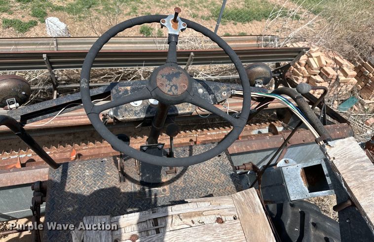 image for item DG4412 Allis-Chalmers Gleaner Baldwin combine