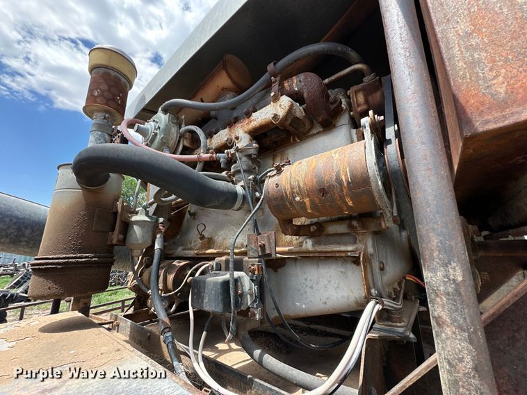 image for item DG4412 Allis-Chalmers Gleaner Baldwin combine