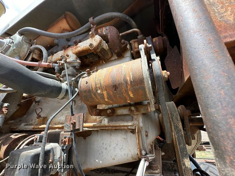 image for item DG4412 Allis-Chalmers Gleaner Baldwin combine