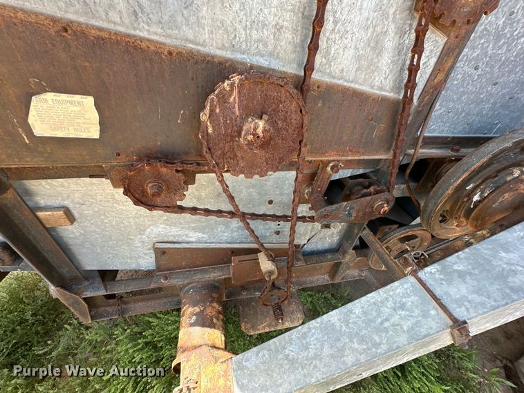 image for item DG4412 Allis-Chalmers Gleaner Baldwin combine