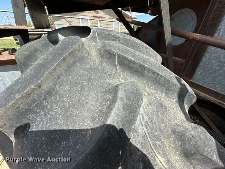 image for item DG4412 Allis-Chalmers Gleaner Baldwin combine