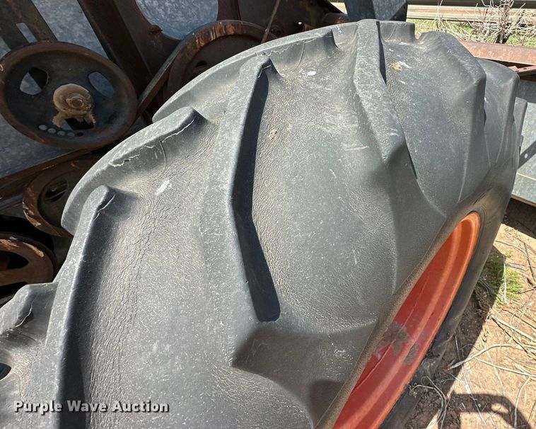 image for item DG4412 Allis-Chalmers Gleaner Baldwin combine