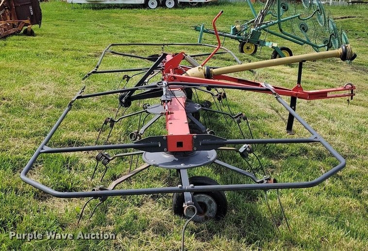 image for item DI3064 Kverneland Group 6915 hay tedder