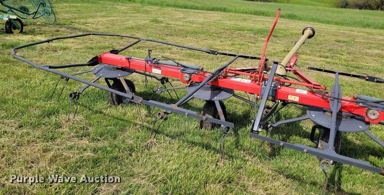 image for item DI3064 Kverneland Group 6915 hay tedder