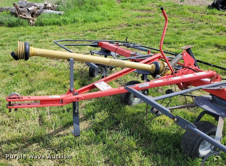 image for item DI3064 Kverneland Group 6915 hay tedder