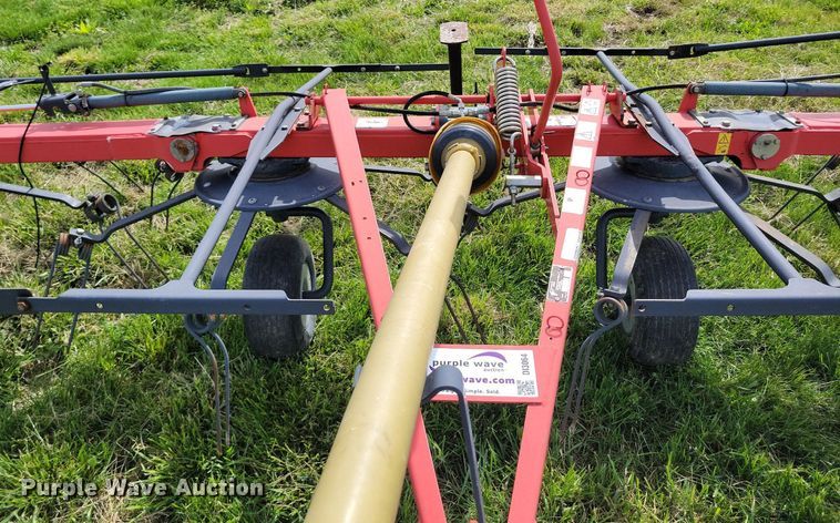 image for item DI3064 Kverneland Group 6915 hay tedder