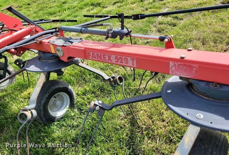 image for item DI3064 Kverneland Group 6915 hay tedder