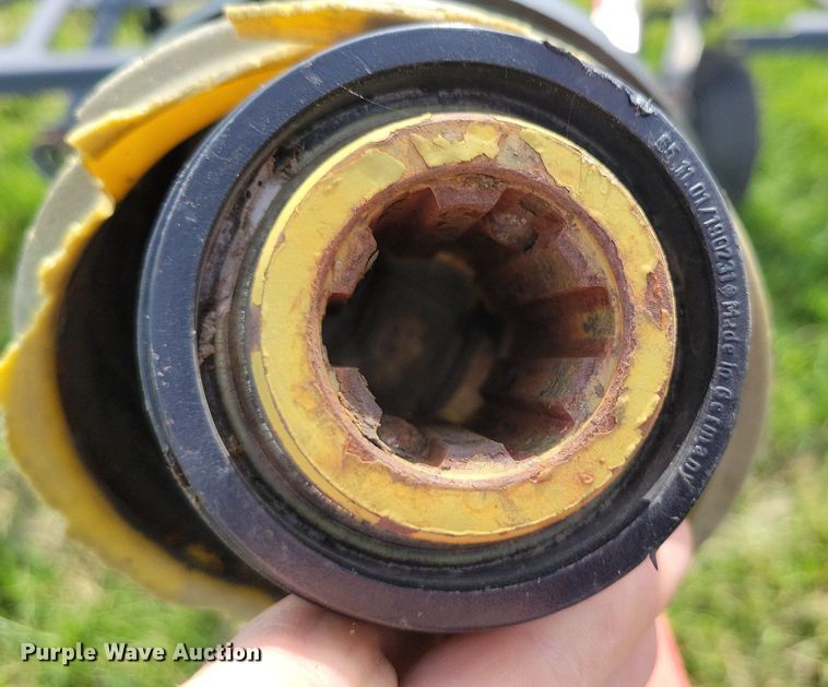 image for item DI3064 Kverneland Group 6915 hay tedder