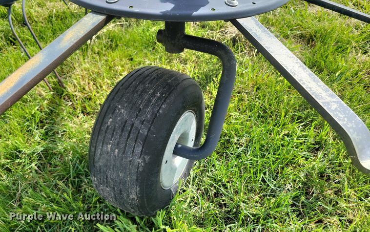 image for item DI3064 Kverneland Group 6915 hay tedder