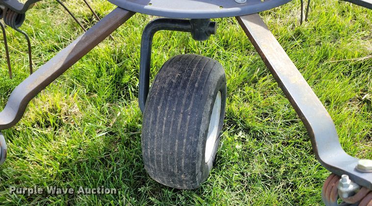 image for item DI3064 Kverneland Group 6915 hay tedder