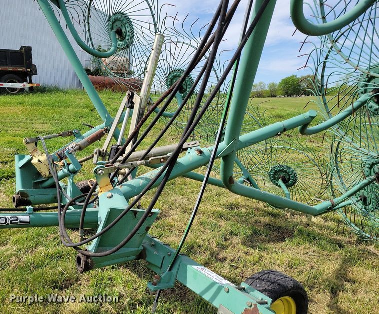 image for item DI3065 John Deere 702 hay rake