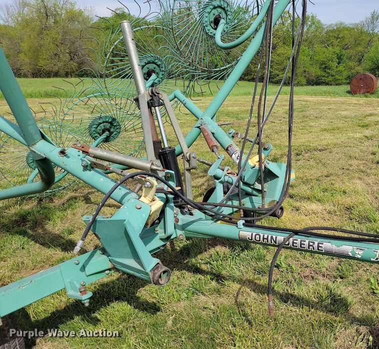 image for item DI3065 John Deere 702 hay rake