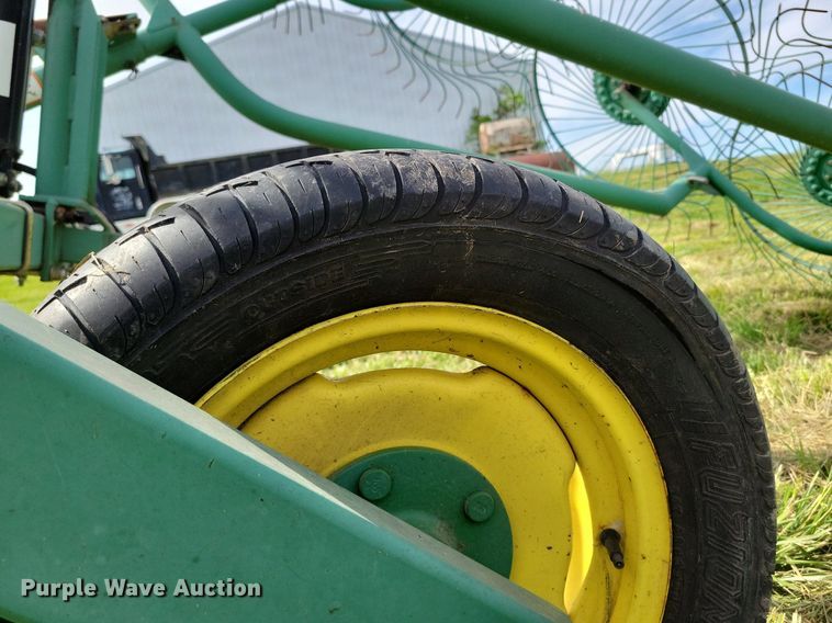image for item DI3065 John Deere 702 hay rake