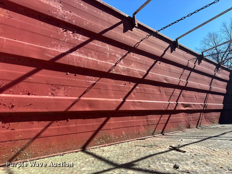 image for item DJ6237 2000 International  4700  grain truck