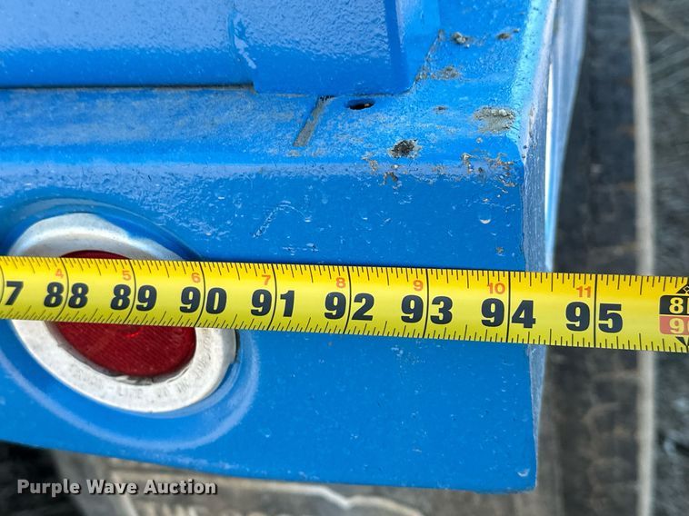 image for item DJ6237 2000 International  4700  grain truck