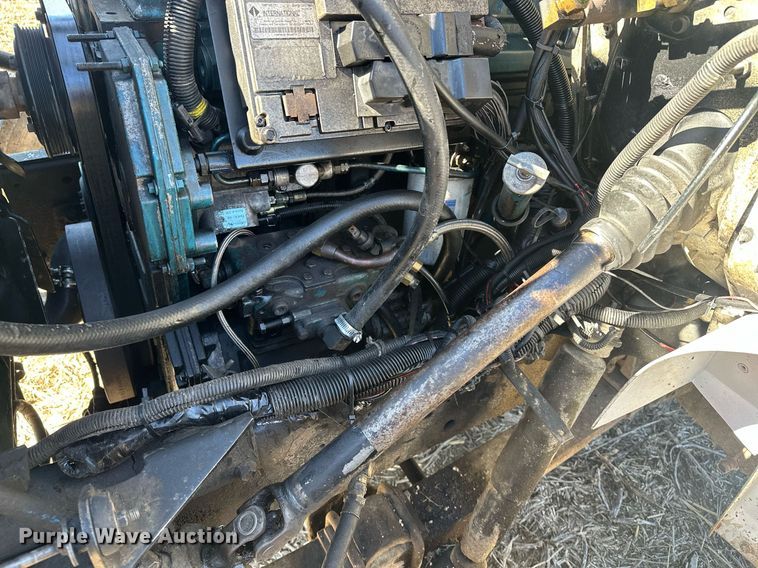 image for item DJ6237 2000 International  4700  grain truck