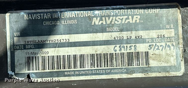 image for item DJ6237 2000 International  4700  grain truck