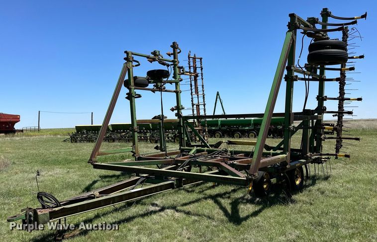 image for item DK6557 John Deere E1510 field cultivator
