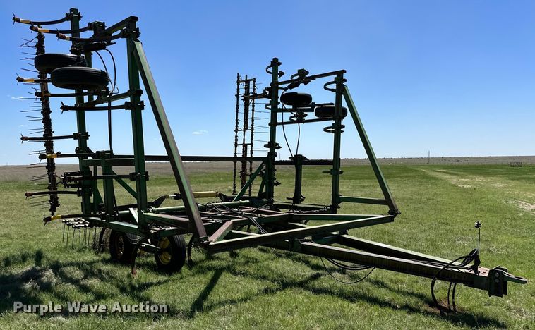 image for item DK6557 John Deere E1510 field cultivator