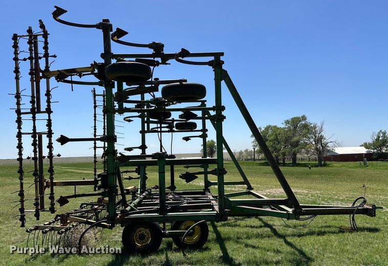 image for item DK6557 John Deere E1510 field cultivator