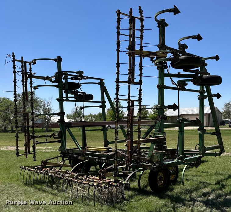 image for item DK6557 John Deere E1510 field cultivator