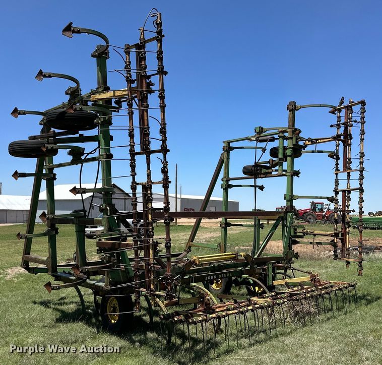 image for item DK6557 John Deere E1510 field cultivator