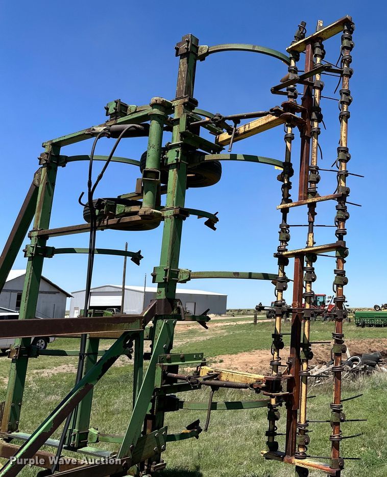 image for item DK6557 John Deere E1510 field cultivator