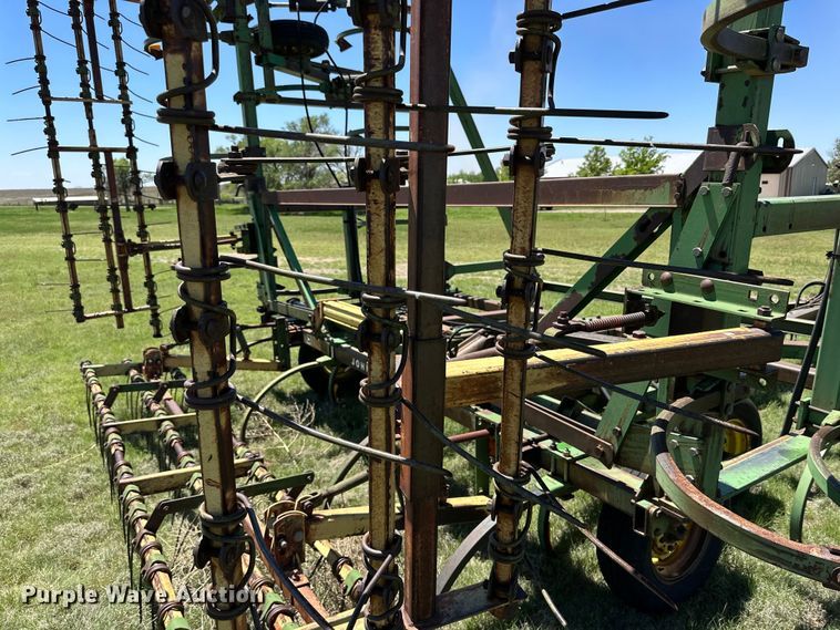 image for item DK6557 John Deere E1510 field cultivator