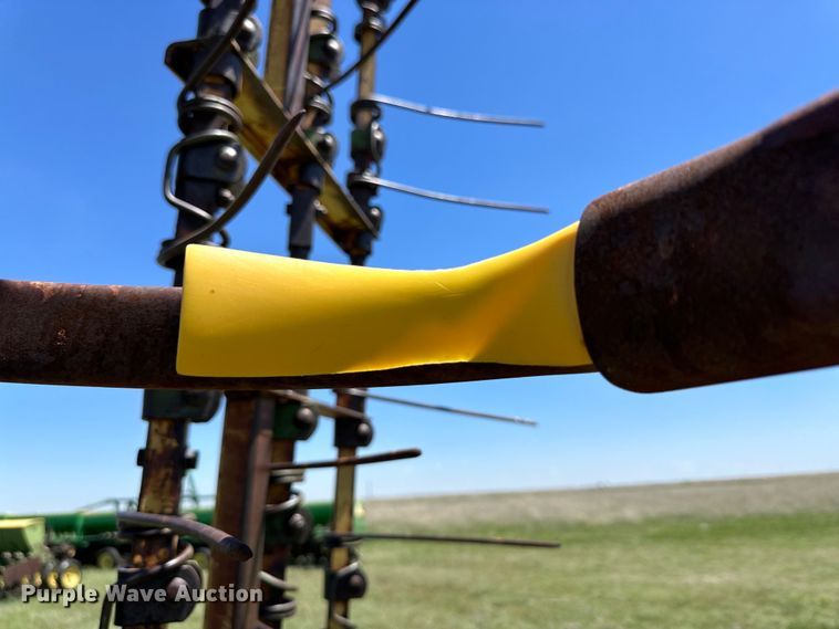 image for item DK6557 John Deere E1510 field cultivator