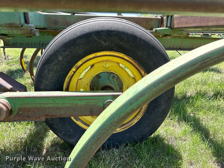 image for item DK6557 John Deere E1510 field cultivator