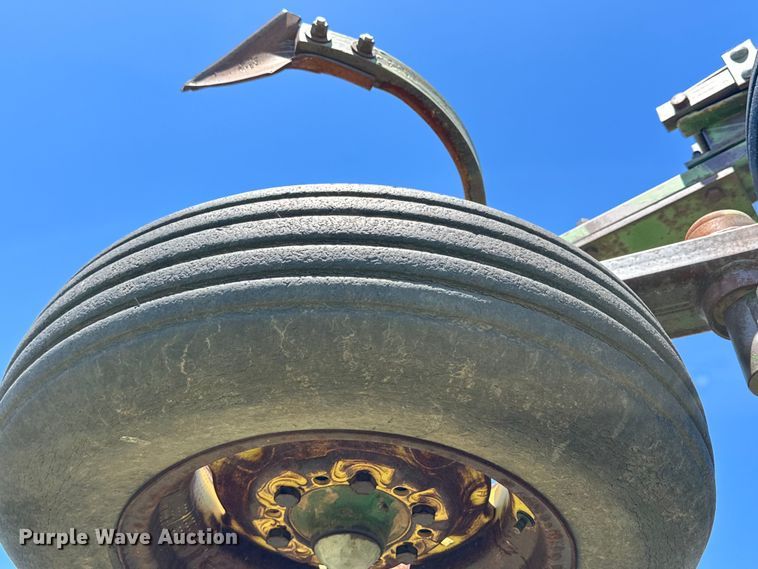 image for item DK6557 John Deere E1510 field cultivator